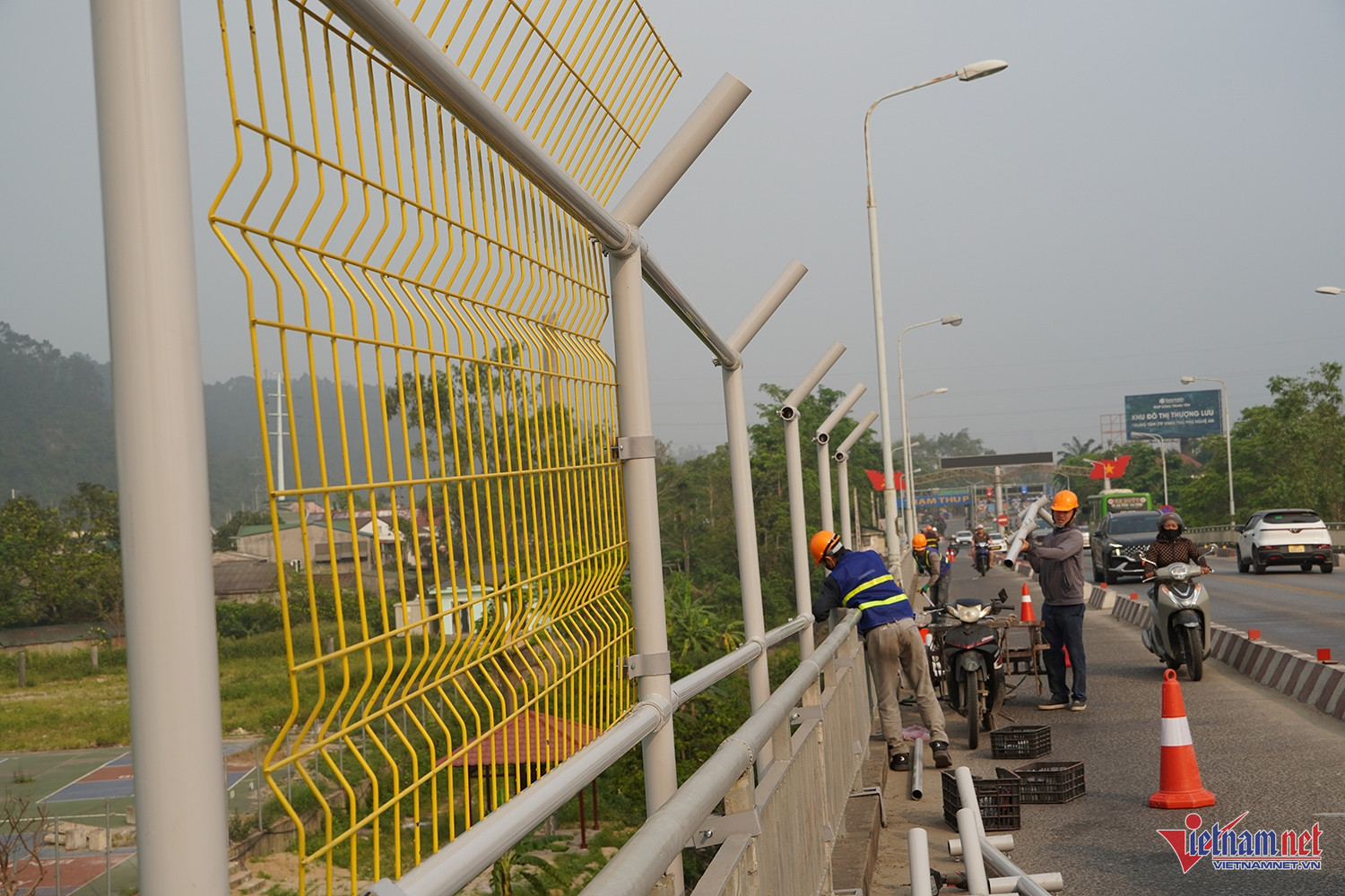 W-lắp lưới an toàn.JPG.jpg