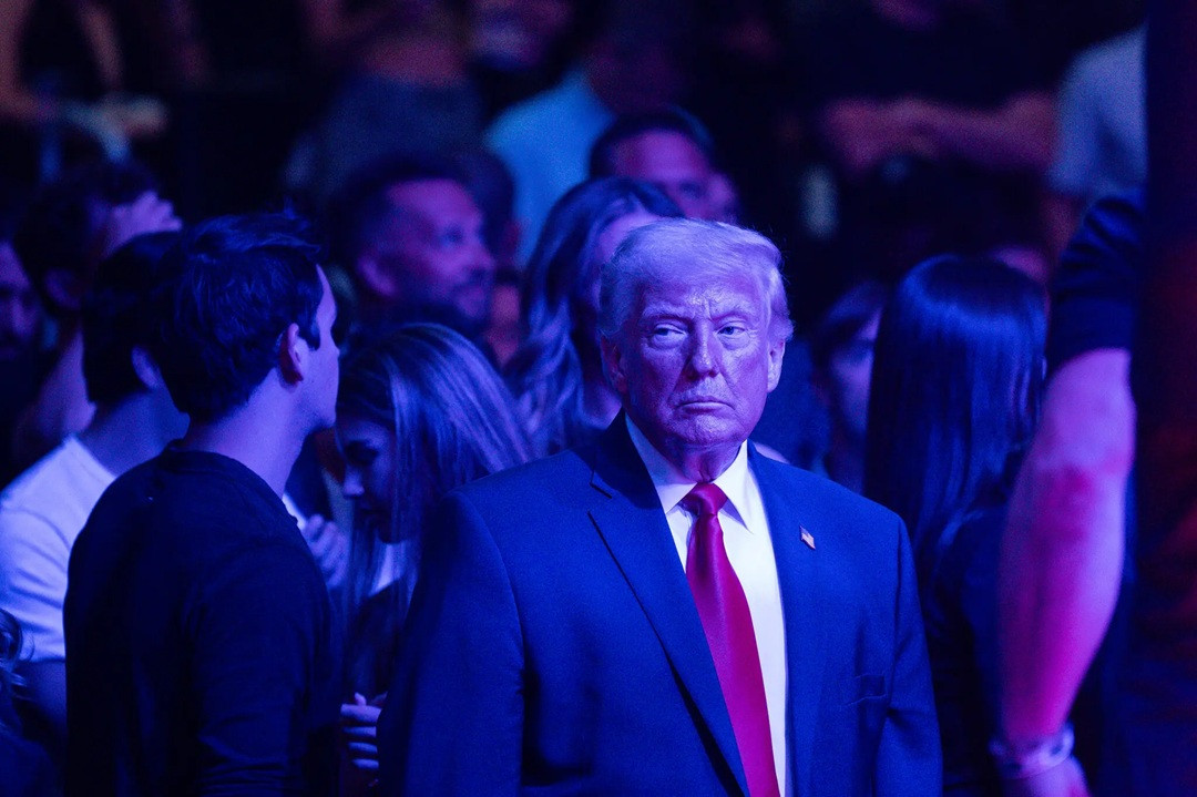 16theheadlines Trump 02 hljg superJumbo.jpg