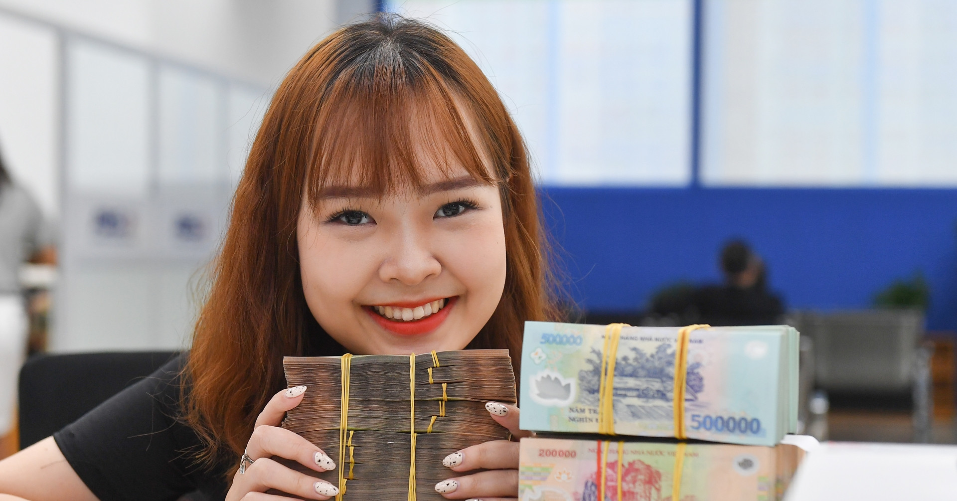 Lãi suất ngân hàng hôm nay 17/4/2026: 29 nhà băng nhập cuộc, lãi suất hạ nhiệt