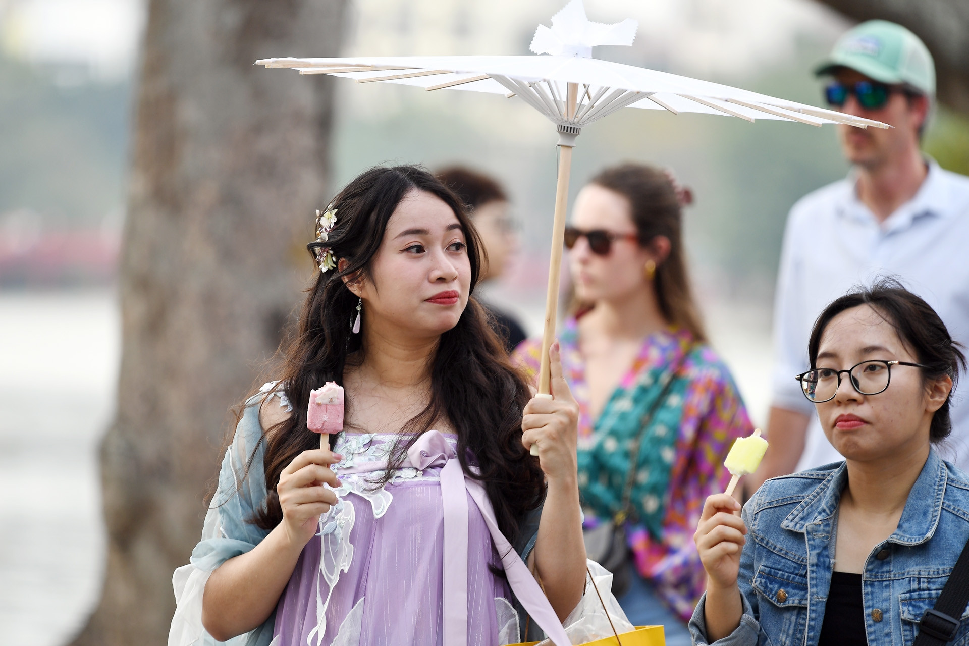 Dự báo thời tiết 18/4/2026: Miền Bắc vẫn mưa giông, Hà Nội cao nhất 29 độ