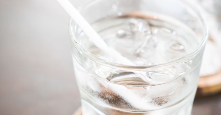 4 không khi uống nước lạnh ngày nóng