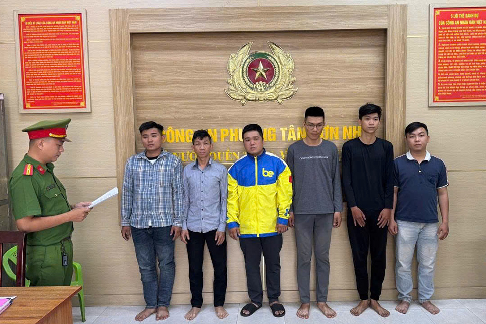  Ẩu đả tại quán cà phê vì mâu thuẫn trên Facebook, 8 thanh niên bị khởi tố 