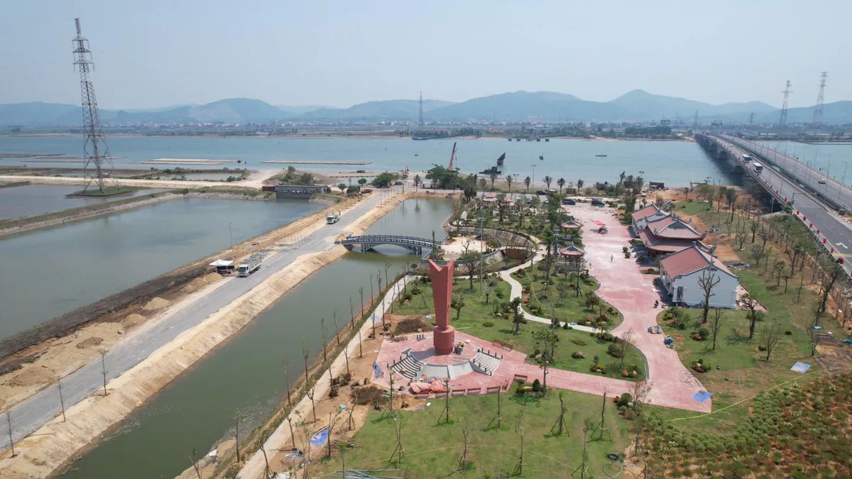 ban hung ca tren song.webp