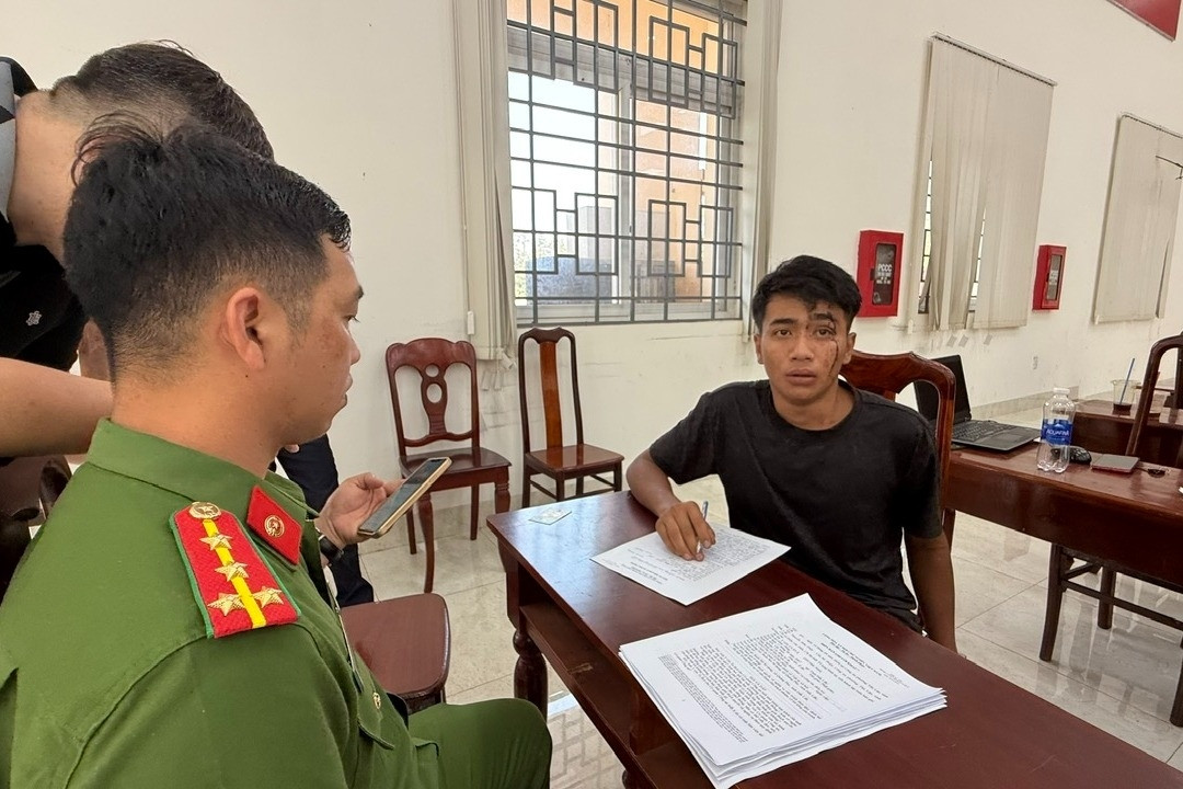 Khởi tố thanh niên 19 tuổi không có bằng lái, trộm ô tô rồi gây tai nạn