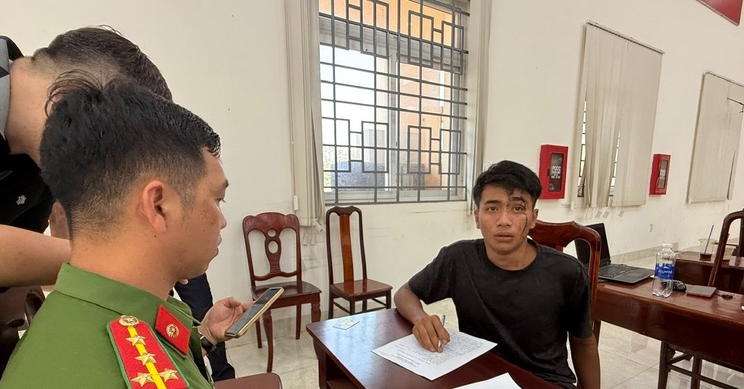 Khởi tố thanh niên 19 tuổi không có bằng lái, trộm ô tô rồi gây tai nạn
