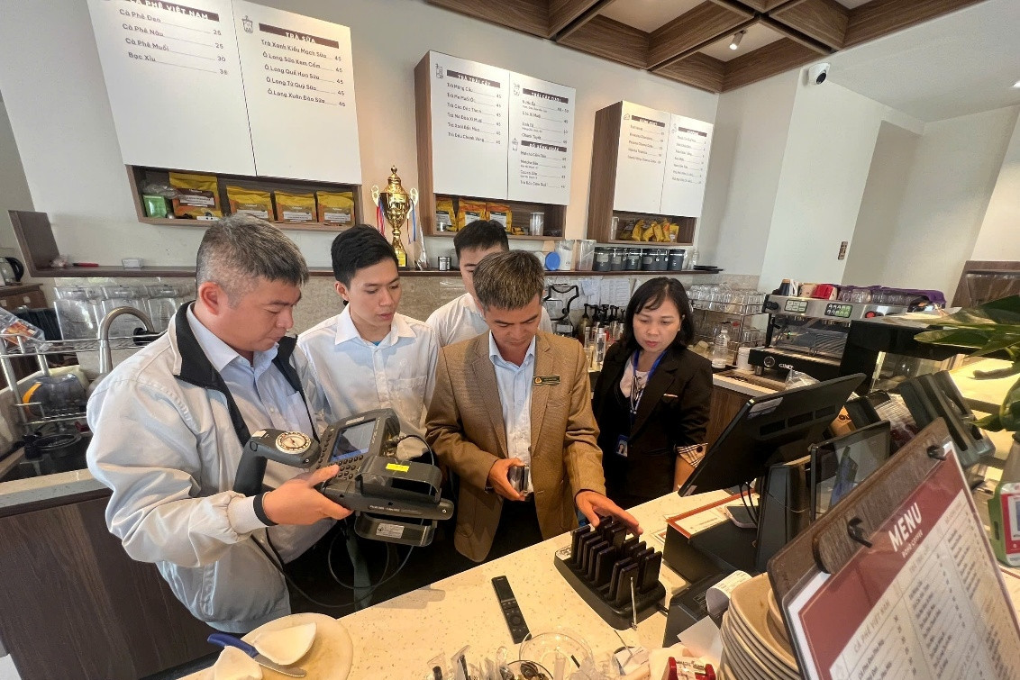 Nút gọi phục vụ không dây gây nhiễu loạt thiết bị smartkey ô tô, xe máy