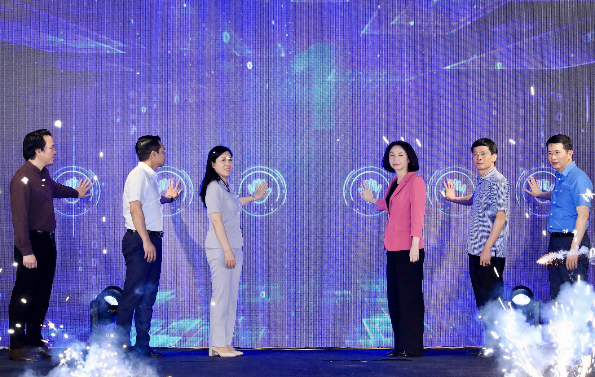 ra mat cong thong tin an toan thuc pham.jpg