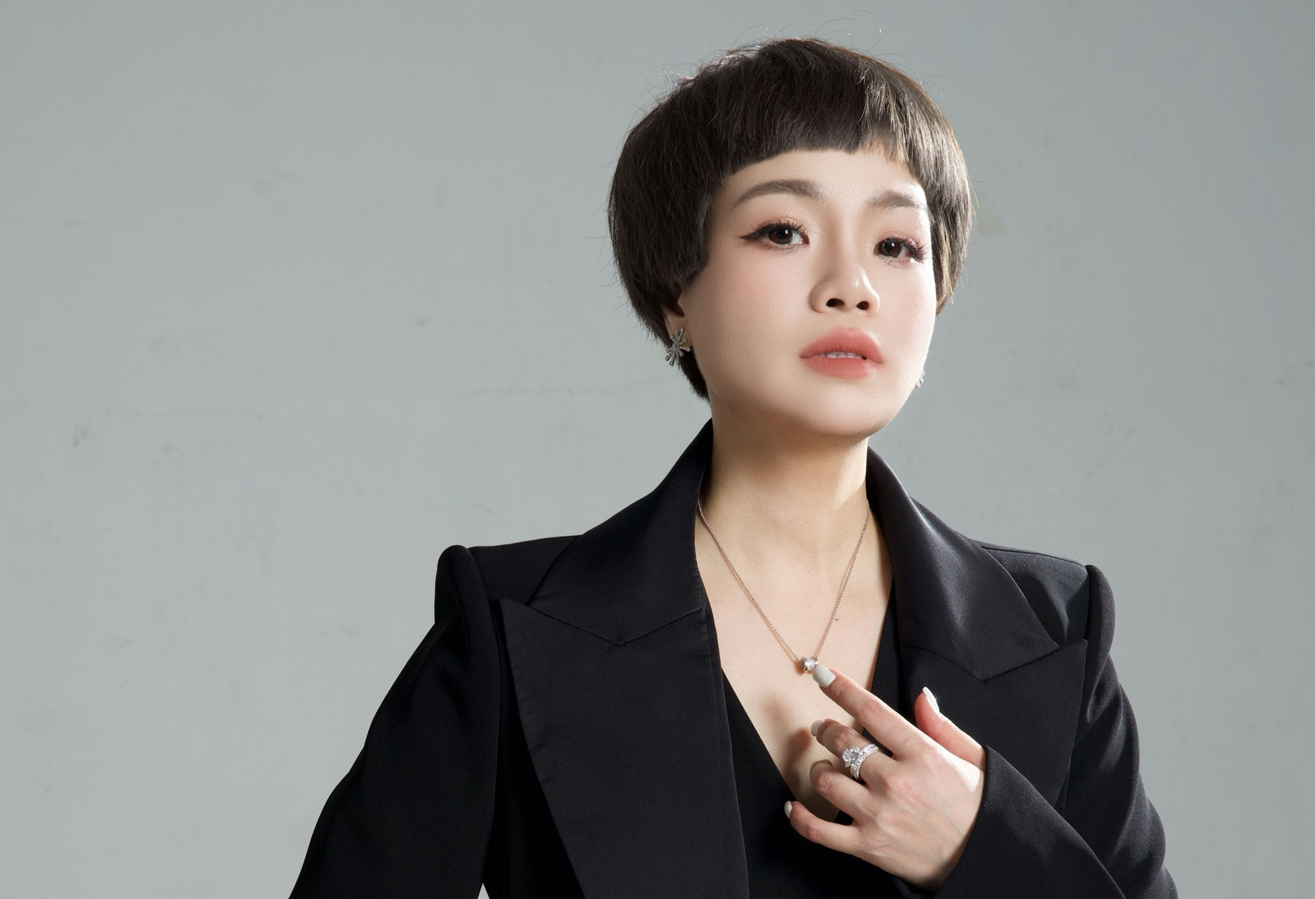 Thị phi của ca sĩ Ngọc Khuê