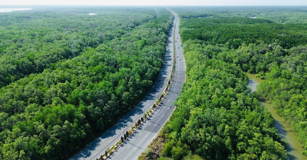 TPHCM: Dừng 7 dự án nhỏ lẻ để nghiên cứu mở rộng đường Rừng Sác lên 10 làn xe