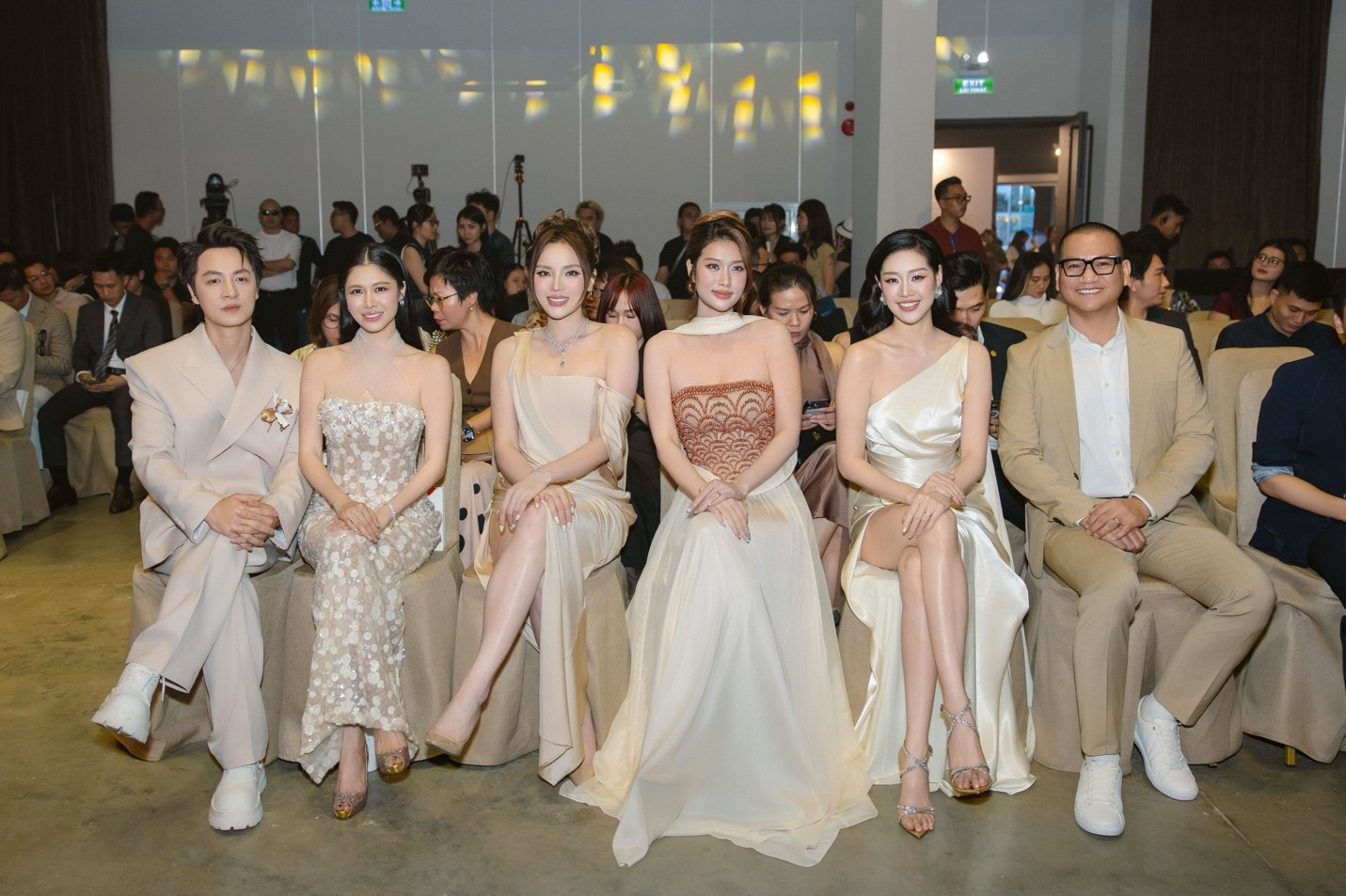 Văn Phú_Ảnh 3.jpg