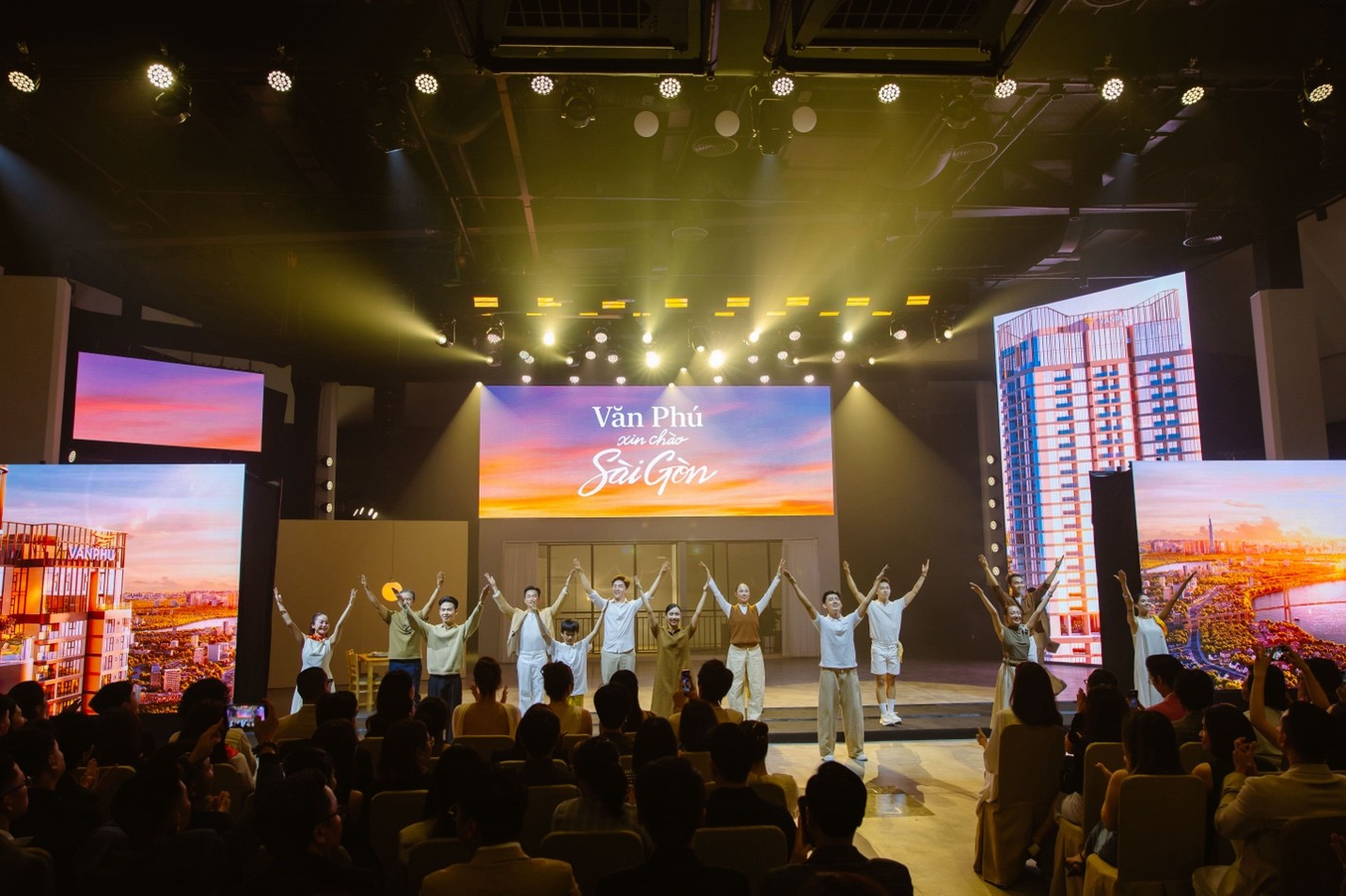 Văn Phú_Ảnh 5.jpg