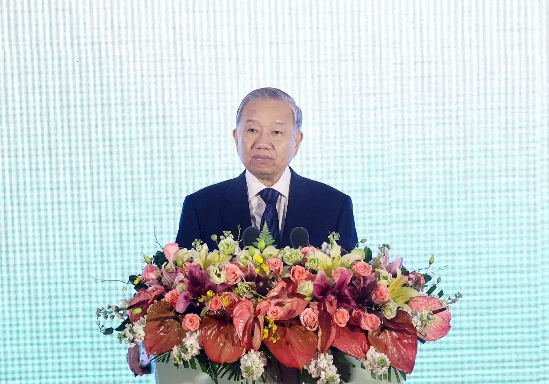 vnapotaltongbithuchutichnuoctolamdulekhaimacvaphatbieutailienhoannhandanbiengioiviet trung8706741 1776397557842896861699.jpg