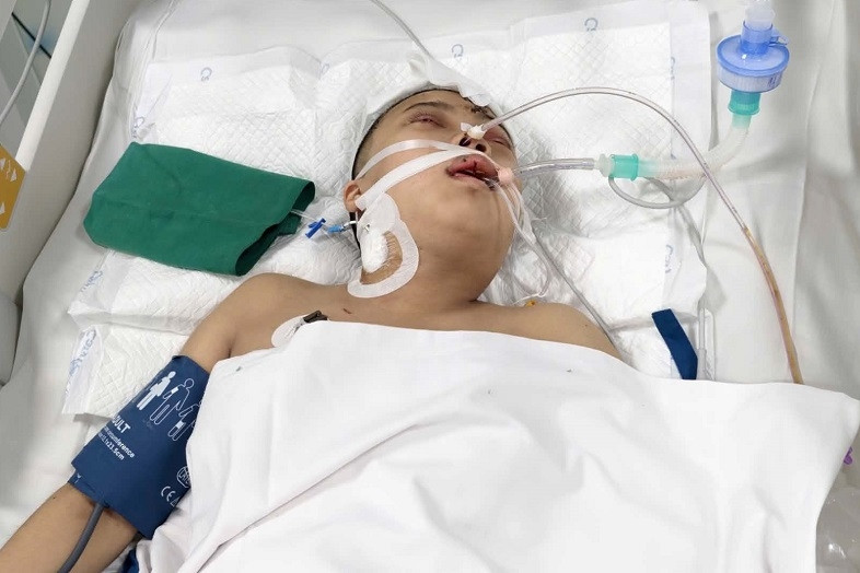 Vợ mất vì ung thư, con gái nguy kịch sau tai nạn, cha nghèo cầu cứu