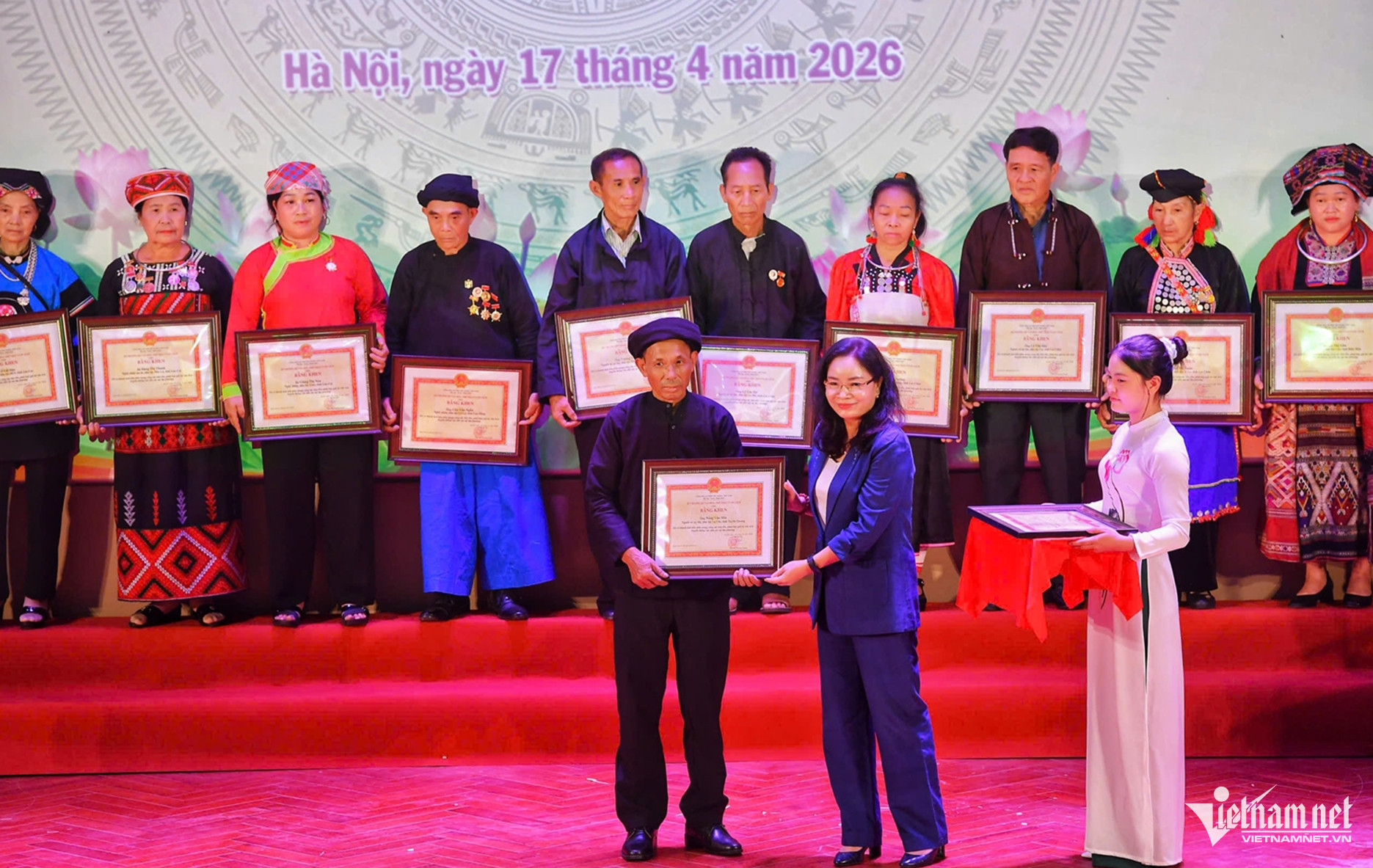 W-Điểm nghẽn 3.jpg