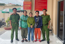 W-Nhờ công an giúp, người phụ nữ đoàn tụ cùng gia đình sau 3 thập kỷ xa cách..jpg