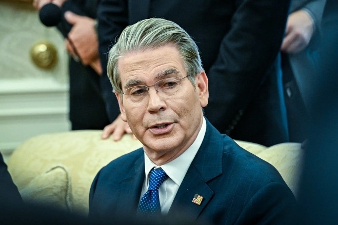 Bộ Tài chính Mỹ gia hạn miễn trừ trừng phạt đối với dầu Nga