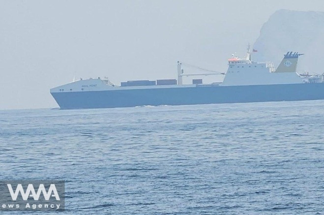 Iran ra tuyên bố trái ngược về Hormuz, ông Trump cảnh báo tấn công trở lại