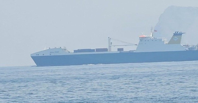 Iran ra tuyên bố trái ngược về Hormuz, ông Trump cảnh báo tấn công trở lại