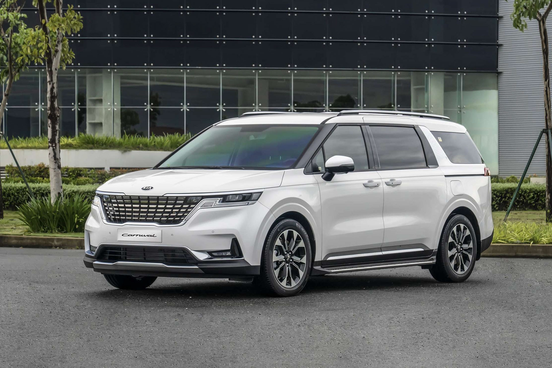 KIA Carnival bị triệu hồi vì rò rỉ nhiên liệu, tiềm ẩn nguy cơ cháy nổ