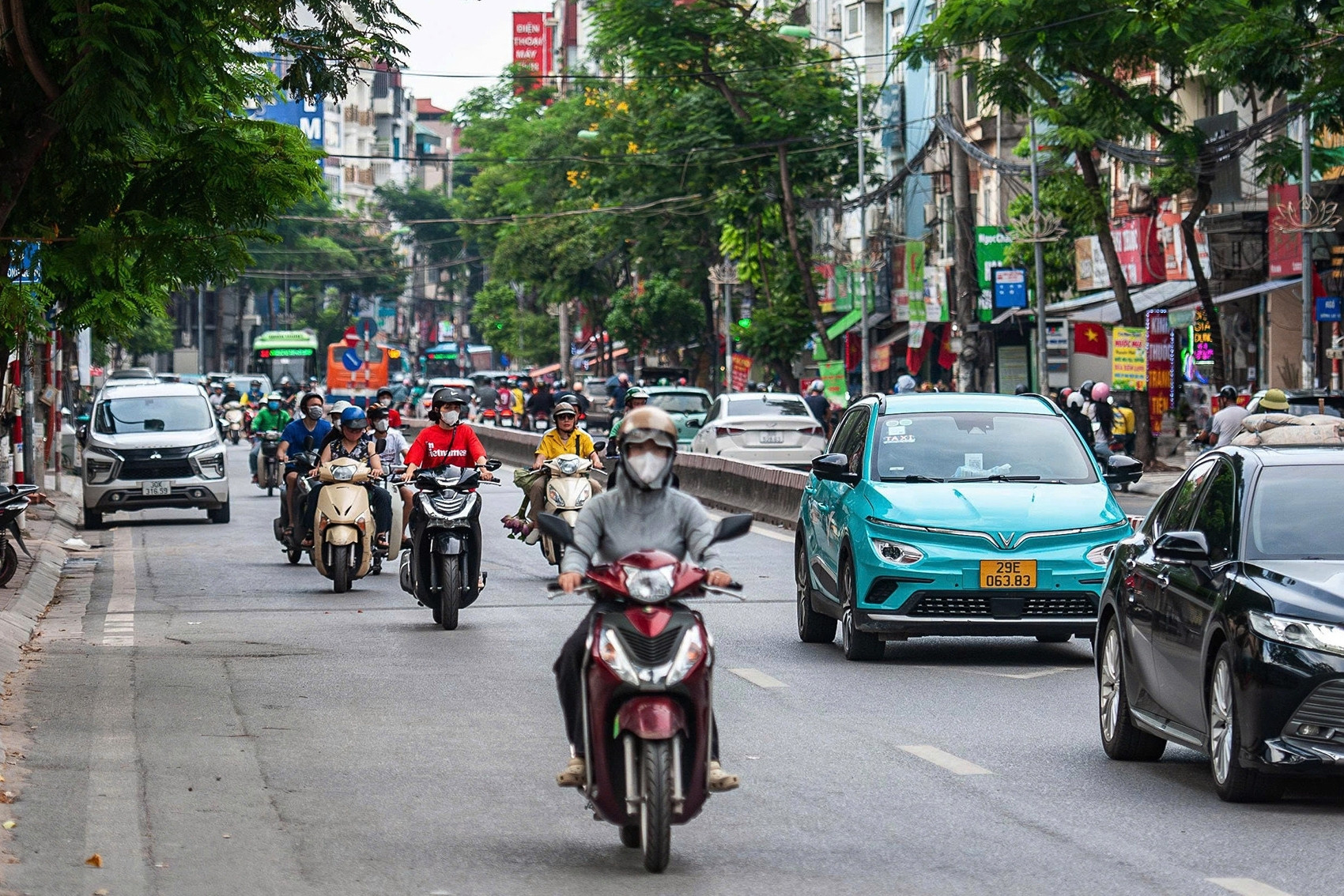 Người dân Hà Nội chủ động đón đầu lộ trình cấm xe xăng vào Vành đai 1