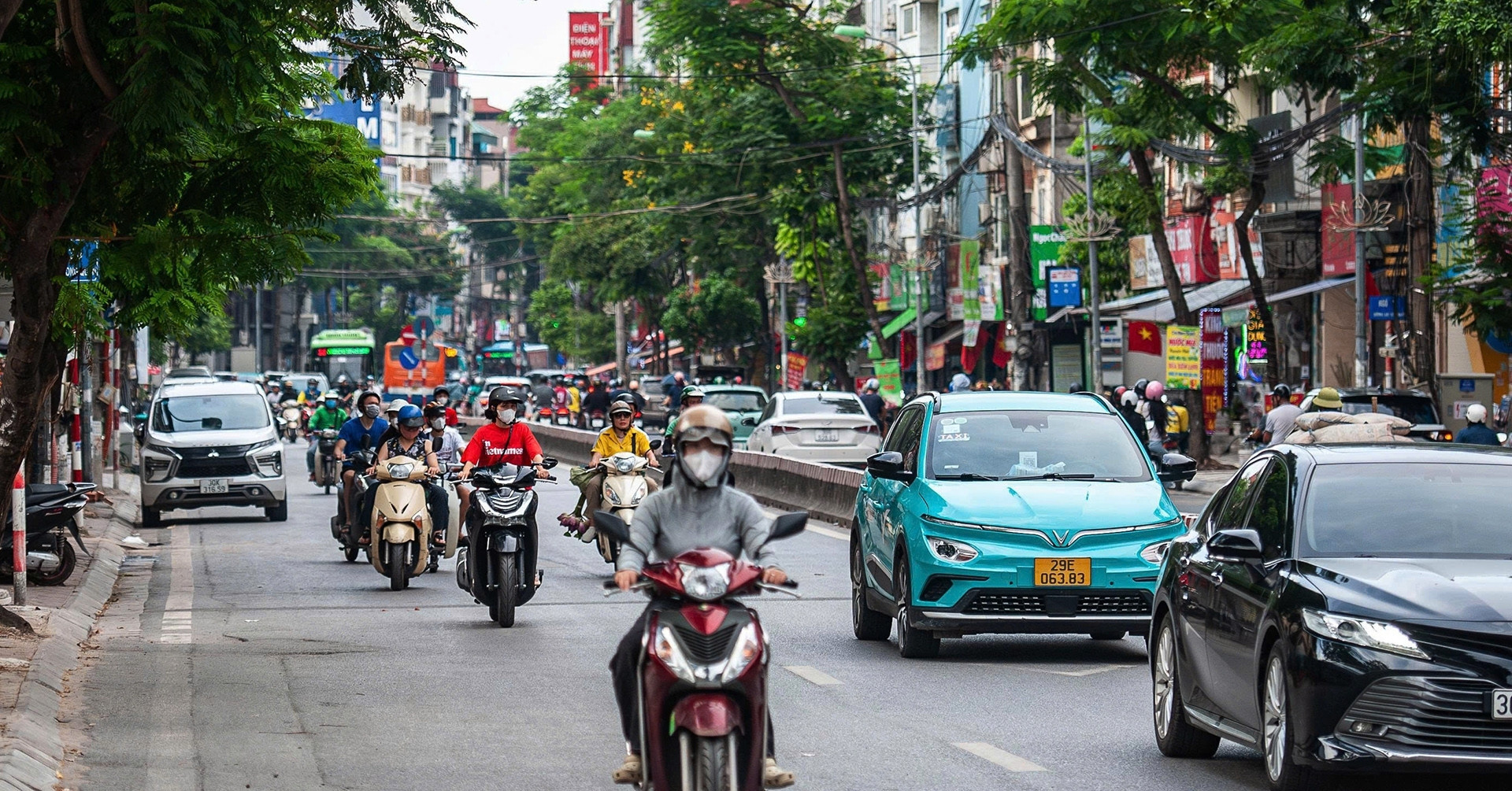 Người dân Hà Nội chủ động đón đầu lộ trình cấm xe xăng vào vành đai 1