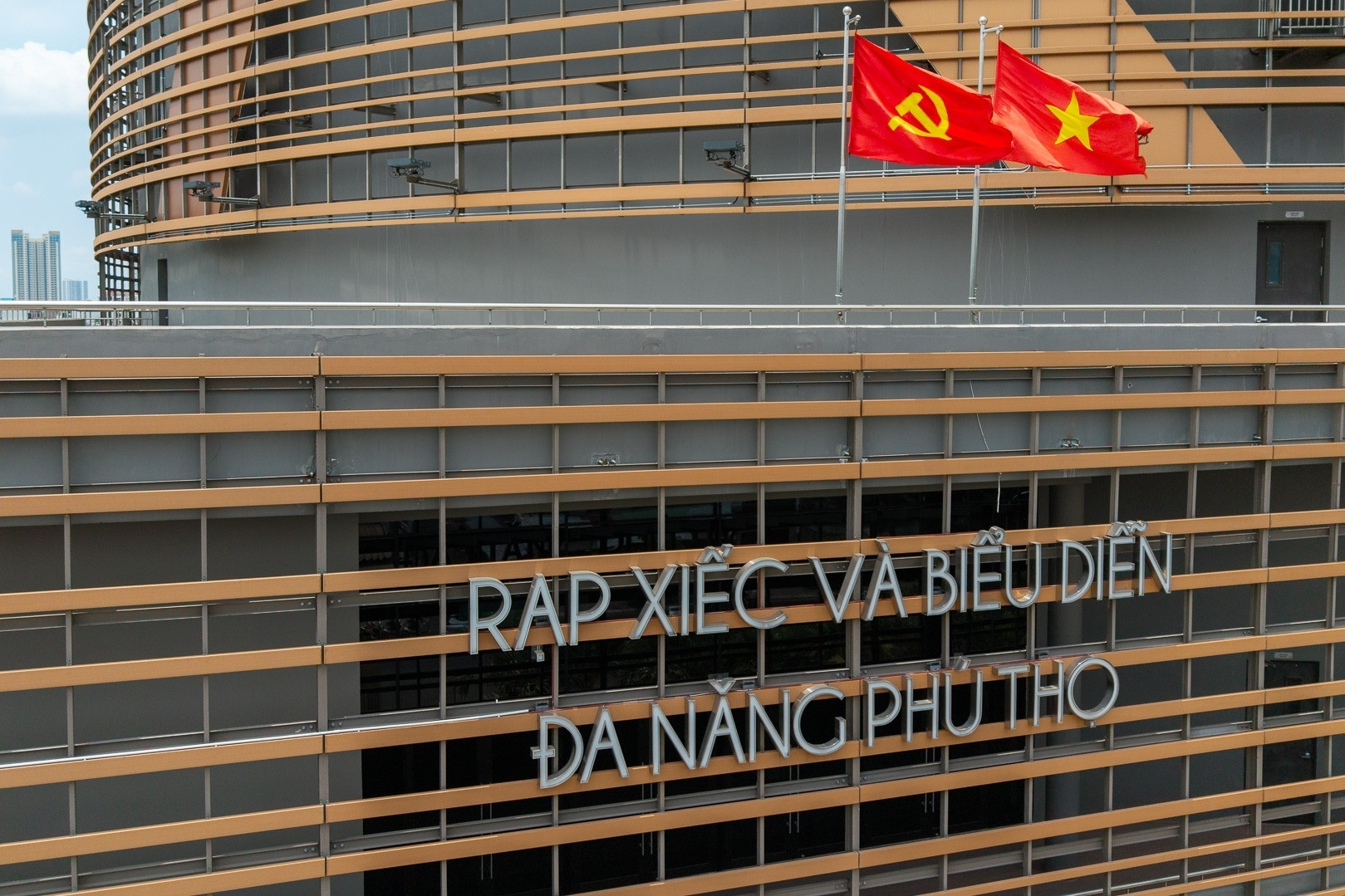 Người dân lần đầu khám phá rạp xiếc nghìn tỷ hiện đại bậc nhất TPHCM