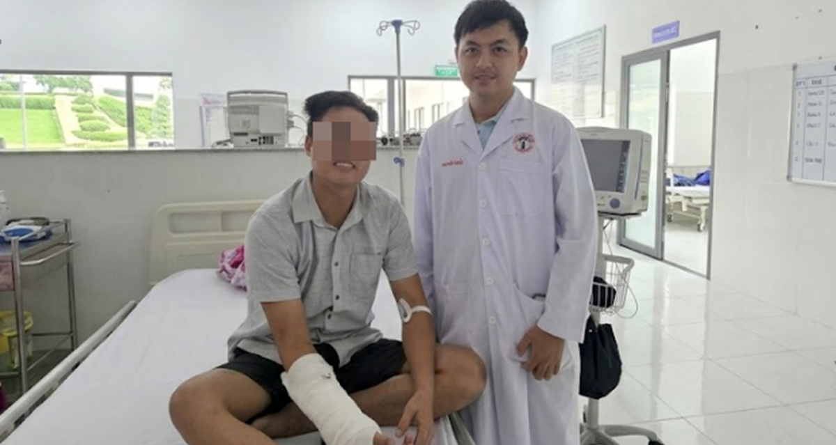 Người đàn ông 37 tuổi suýt mất bàn tay phải do tai nạn hy hữu tại nhà