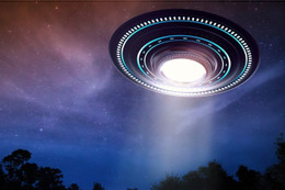 Ông Trump hứa công bố sớm những tài liệu thú vị về UFO