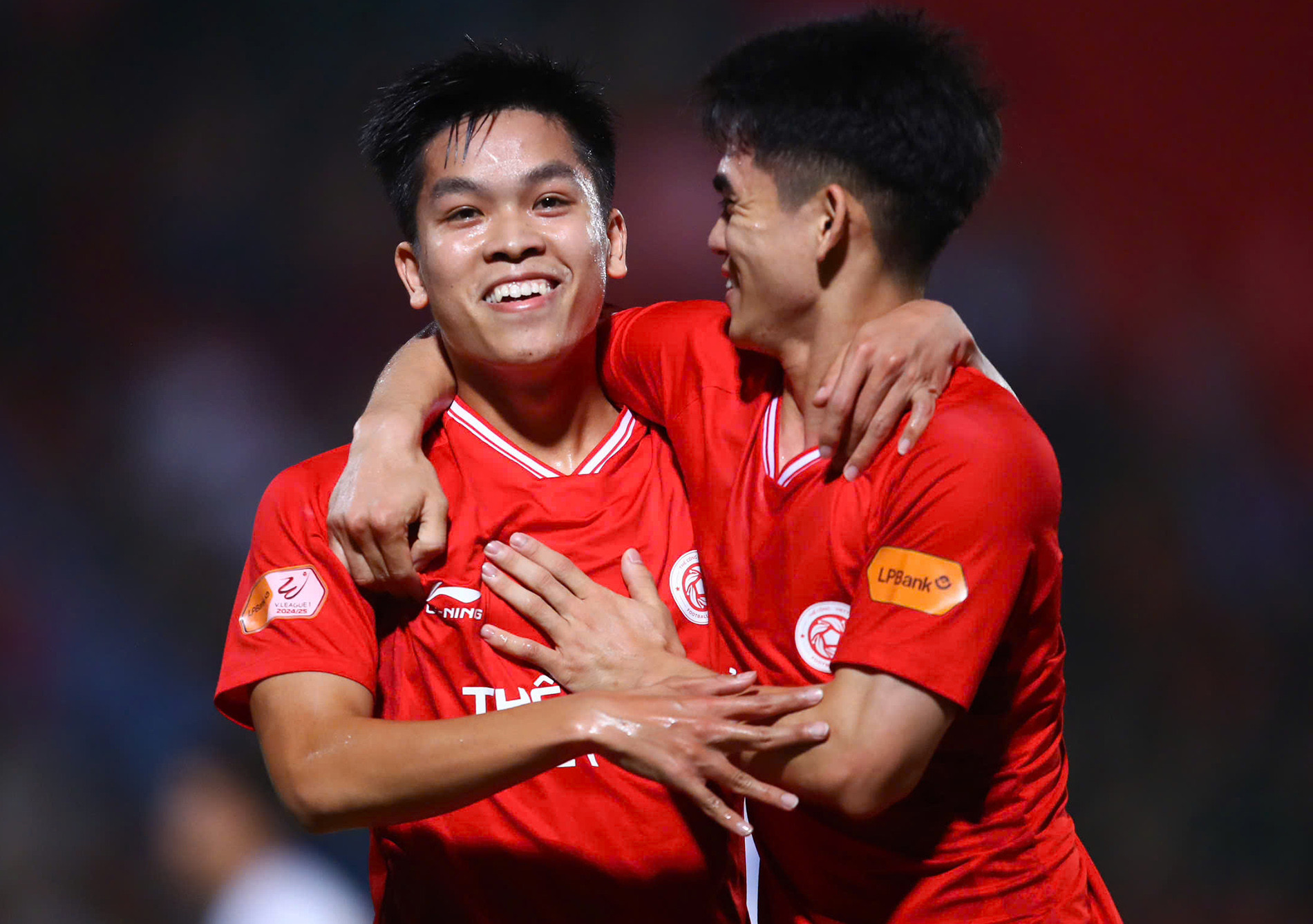 the cong viettel.jpg