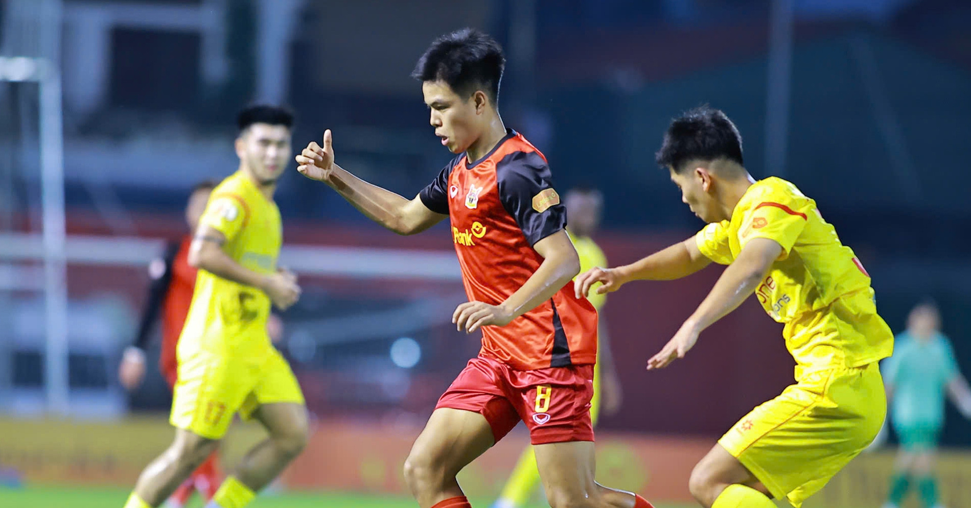Trực tiếp bóng đá Ninh Bình 3-0 PVF-CAND: Sao U23 Việt Nam lại ghi bàn