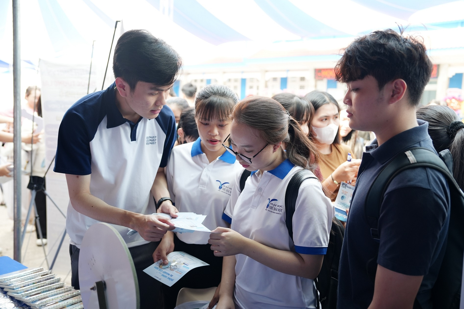 Trường Đại học Thủ Dầu Một tổ chức Ngày hội việc làm