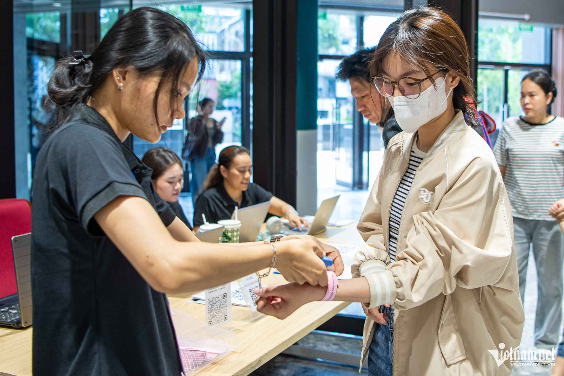 W-Rạp xiếc đa năng phú thọ   Tuấn Hùng 2.jpg