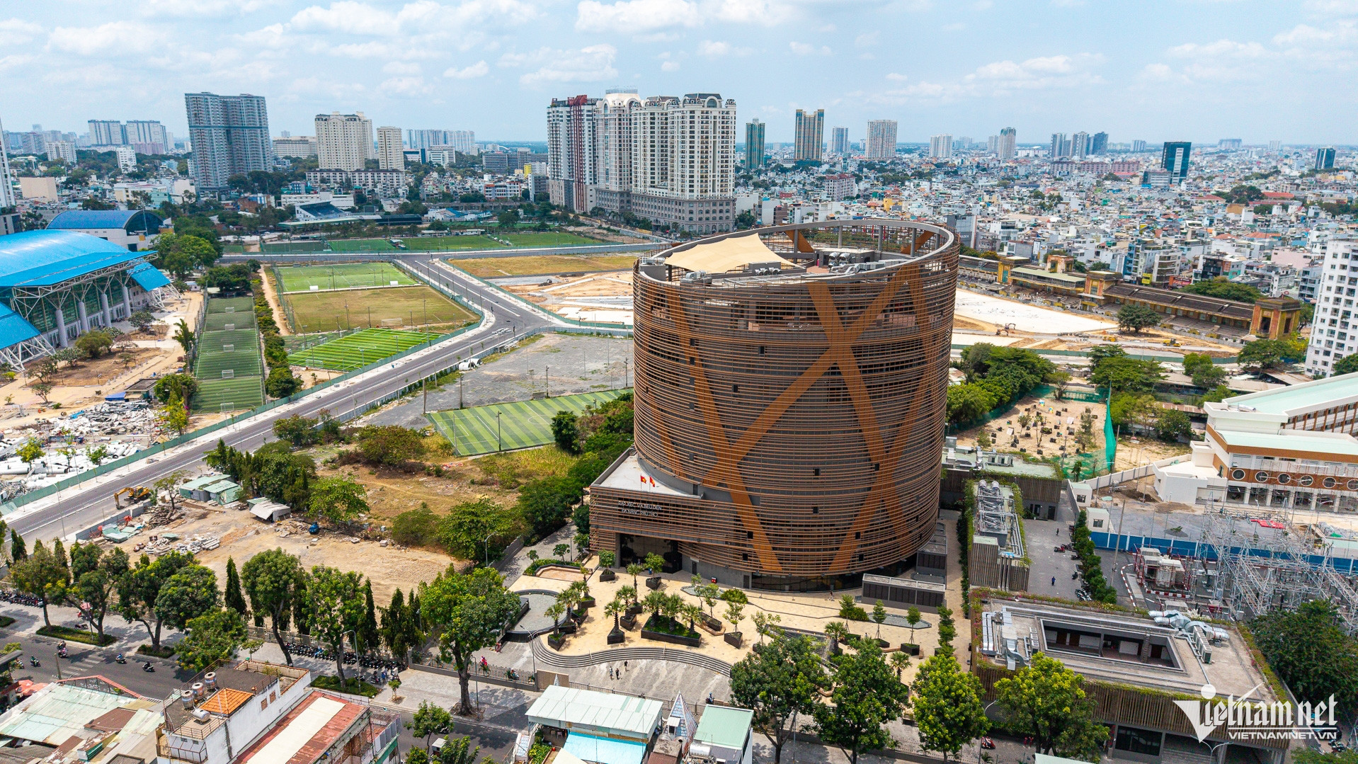 W-Rạp xiếc đa năng phú thọ   Tuấn Hùng 74.jpg