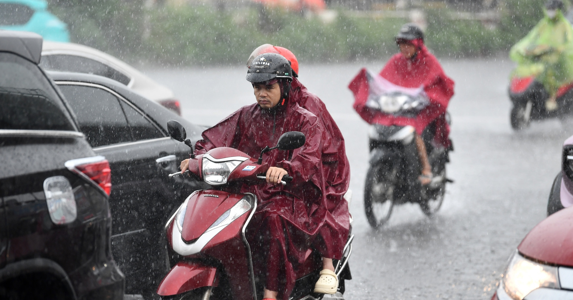Dự báo thời tiết 20/4/2026: Hà Nội vẫn có mưa giông, trời mát