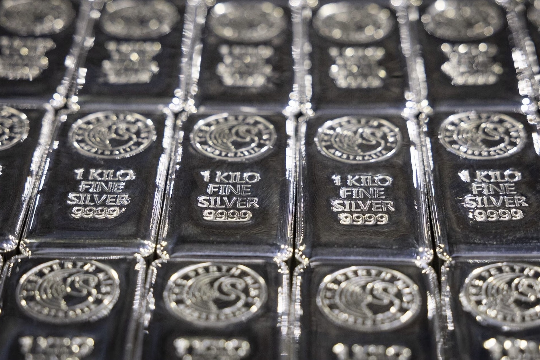 Giá bạc hôm nay 20/4/2026 giảm hơn 1 triệu/kg, lập tức đảo chiều vì thông xin xấu