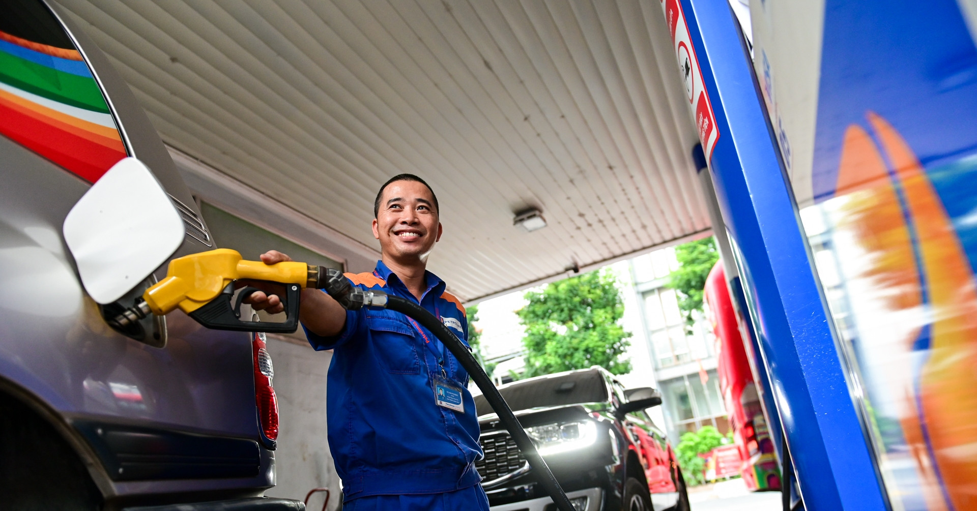 Giá xăng dầu hôm nay 19/4: Dầu thế giới giảm mạnh, dầu diesel có tuần hạ nhiệt