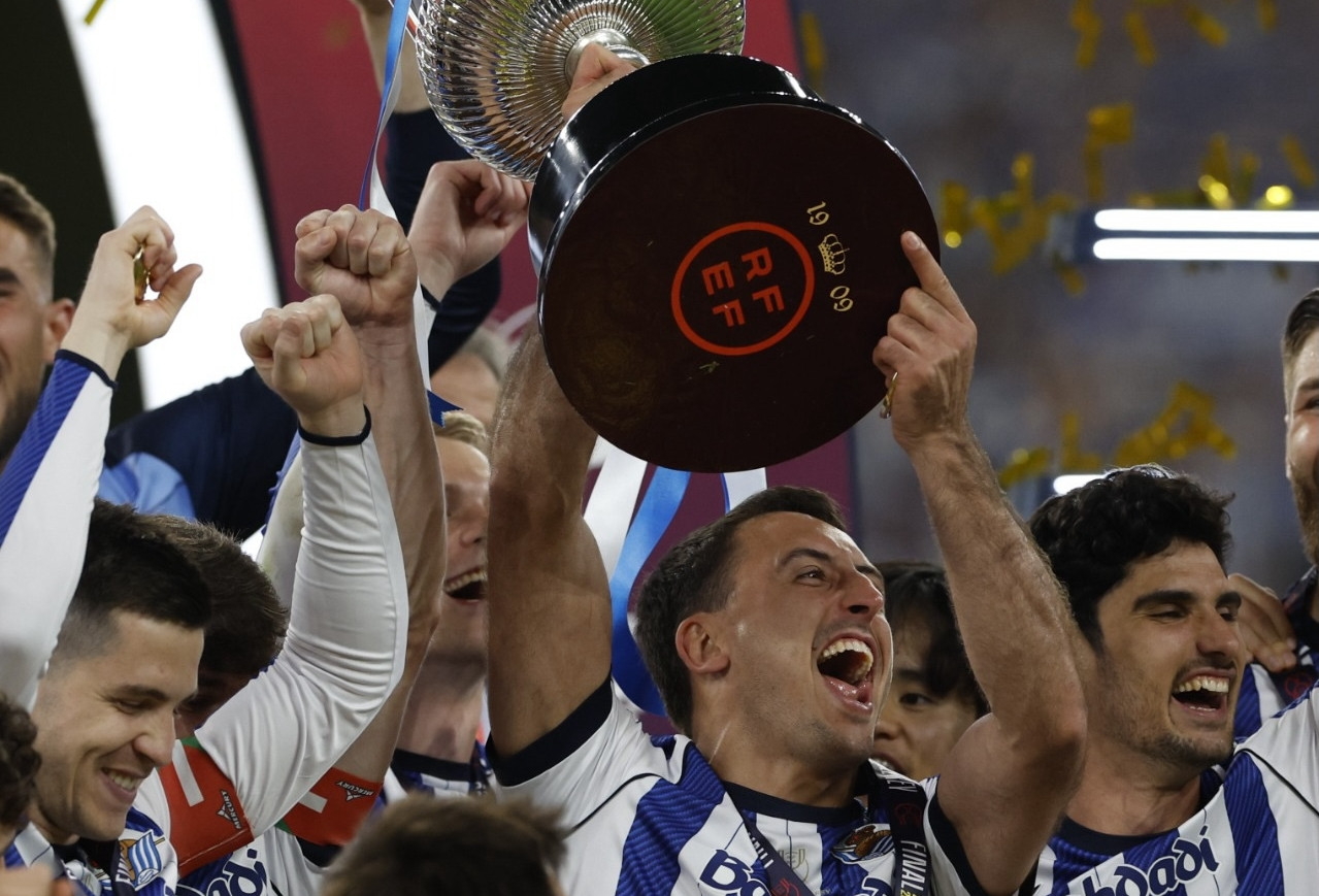 Alvarez đá hỏng 11m, Atletico hụt chức vô địch Cúp Nhà vua