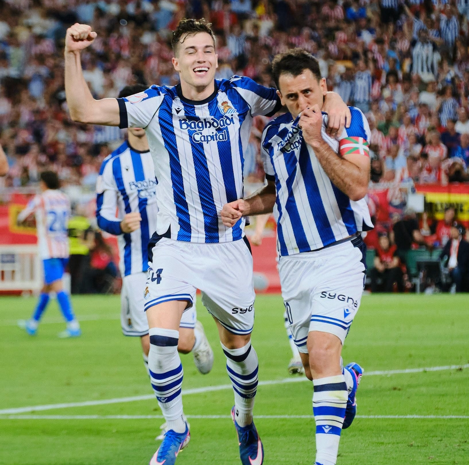https://static-images.vnncdn.net/vps_images_publish/000001/000003/2026/4/19/alvarez-da-hong-11m-atletico-hut-chuc-vo-dich-cup-nha-vua-321.jpeg