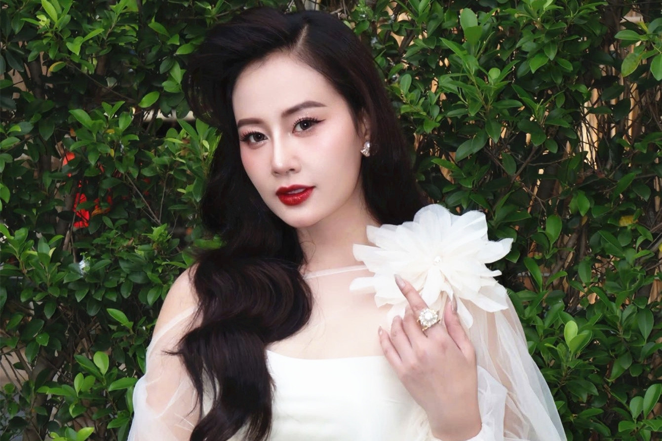 Ca sĩ Hà Thuý Anh ly hôn chồng CEO