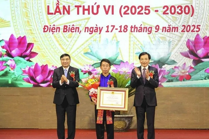  Dũng cảm từ bỏ tư duy cũ, thiết lập 'làn đường ưu tiên' cho khen thưởng đột xuất 