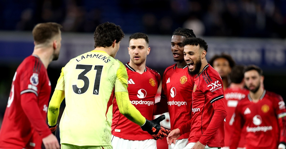 MU khiến Chelsea thêm khốn đốn, Carrick chỉ yếu tố giữ vững top 3