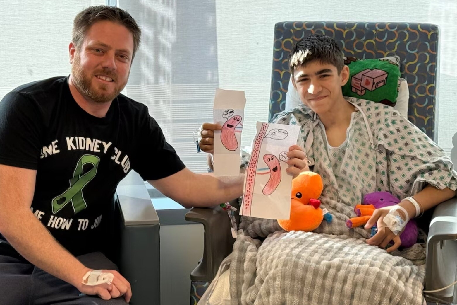 Người hàng xóm tốt bụng hiến thận cứu sống cậu bé 15 tuổi