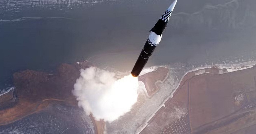 Nhật Bản và Hàn Quốc nói Triều Tiên vừa phóng loạt tên lửa đạn đạo