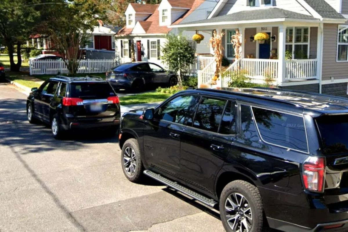 Nhiều cư dân bỗng nhận vé phạt vì đỗ xe trước cửa nhà mình, quy định chặt ở Mỹ