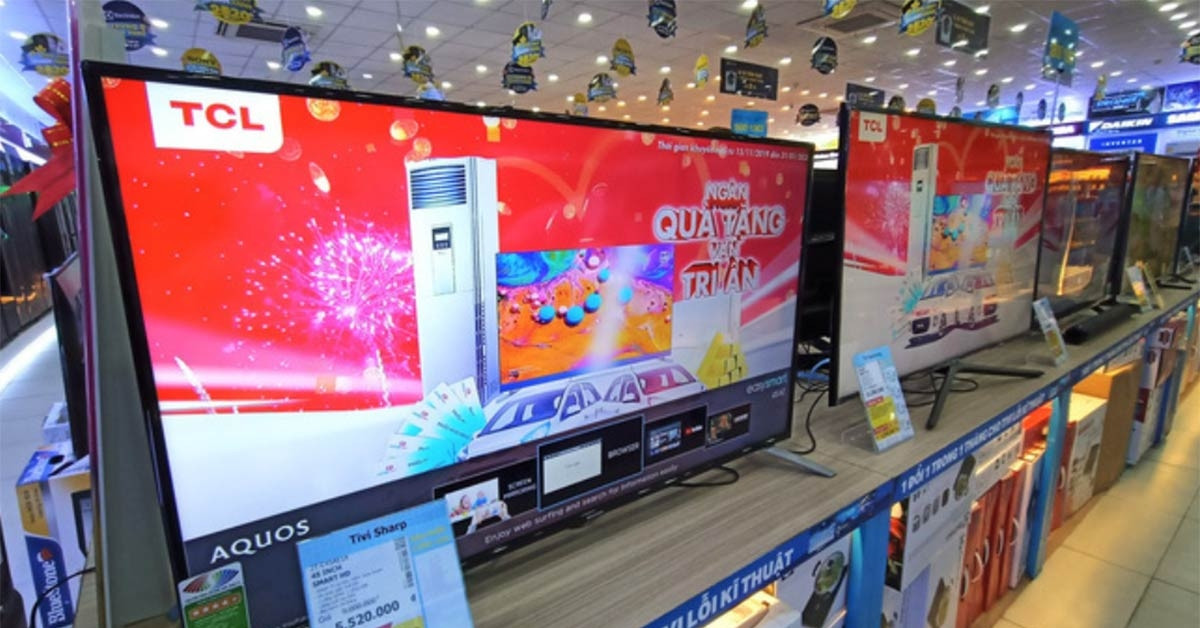 Sự thực về tivi 3 triệu đồng tràn ngập thị trường; giá hàng hóa neo cao dù xăng dầu giảm mạnh