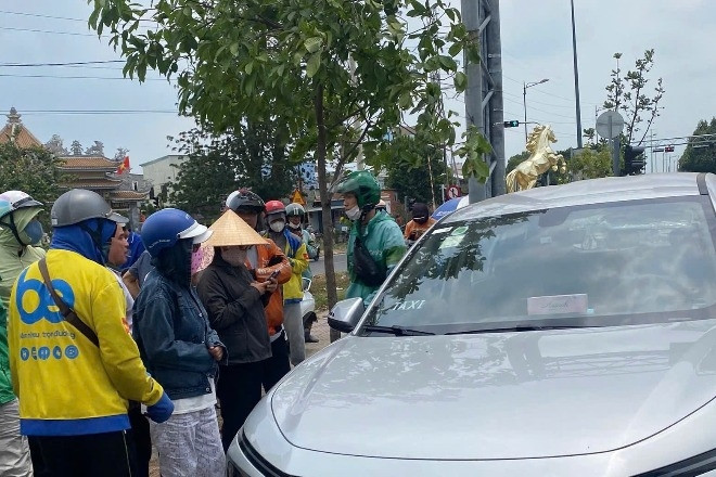 TPHCM: Nam tài xế tử vong bất thường trong ô tô