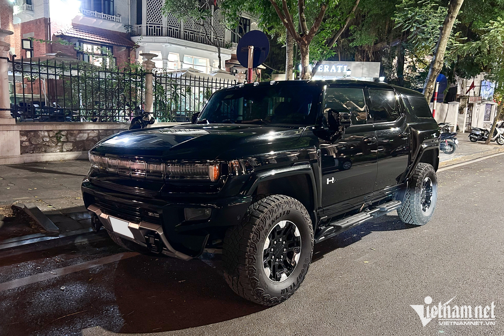 W-gmc hummer 12.JPG.jpg