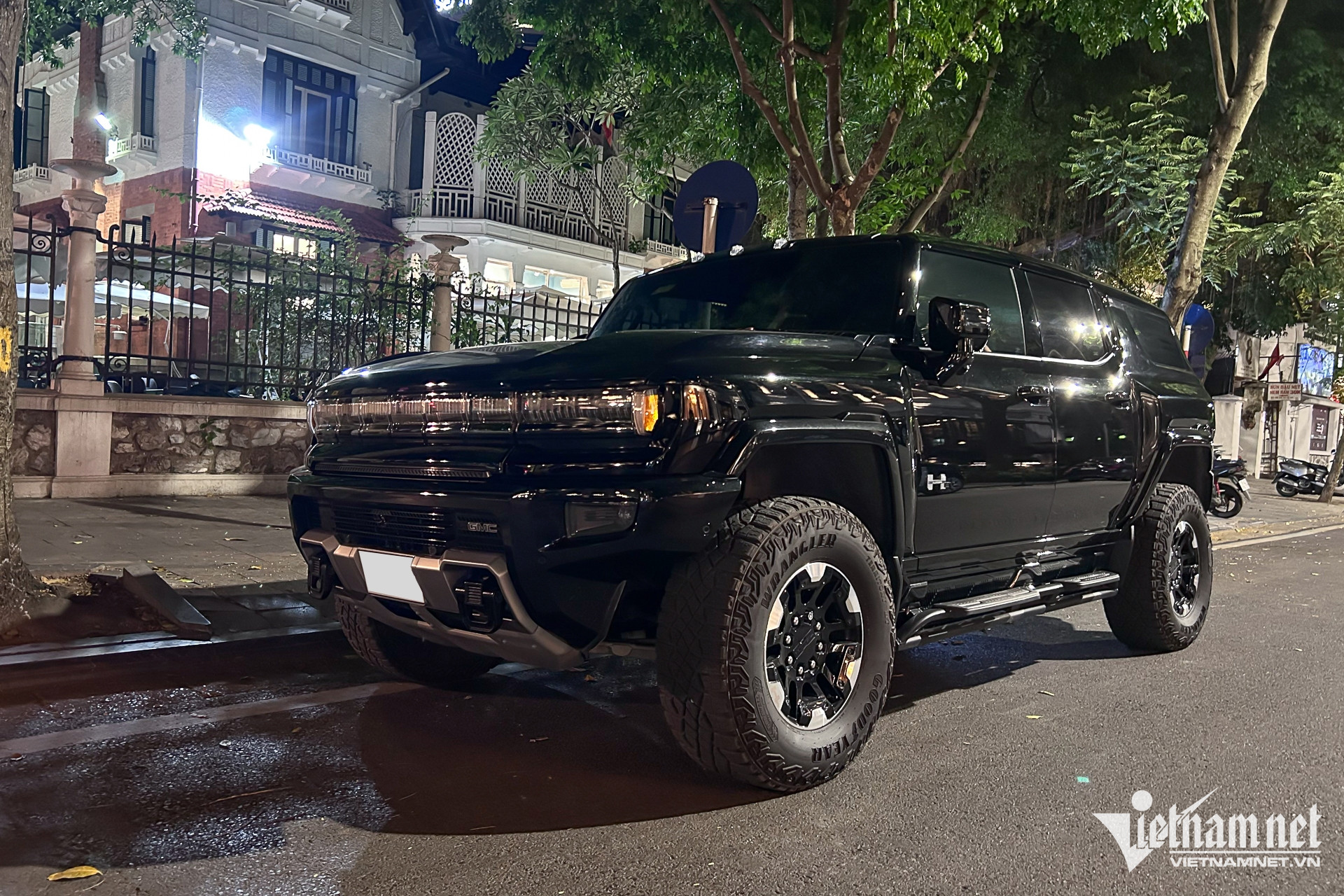 W-gmc hummer 1.JPG.jpg