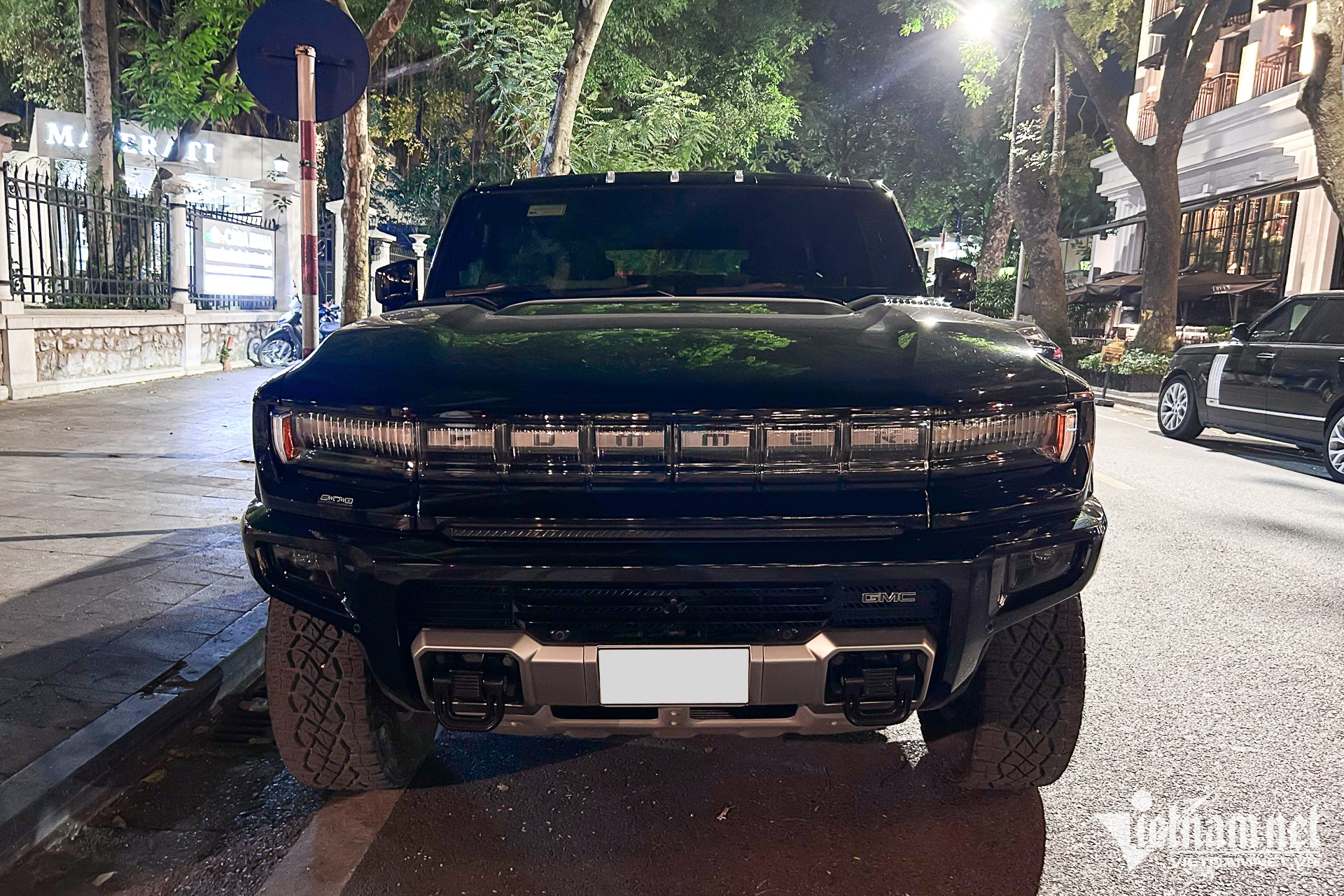https://static-images.vnncdn.net/vps_images_publish/000001/000003/2026/4/19/w-gmc-hummer-2jpg-935.jpg