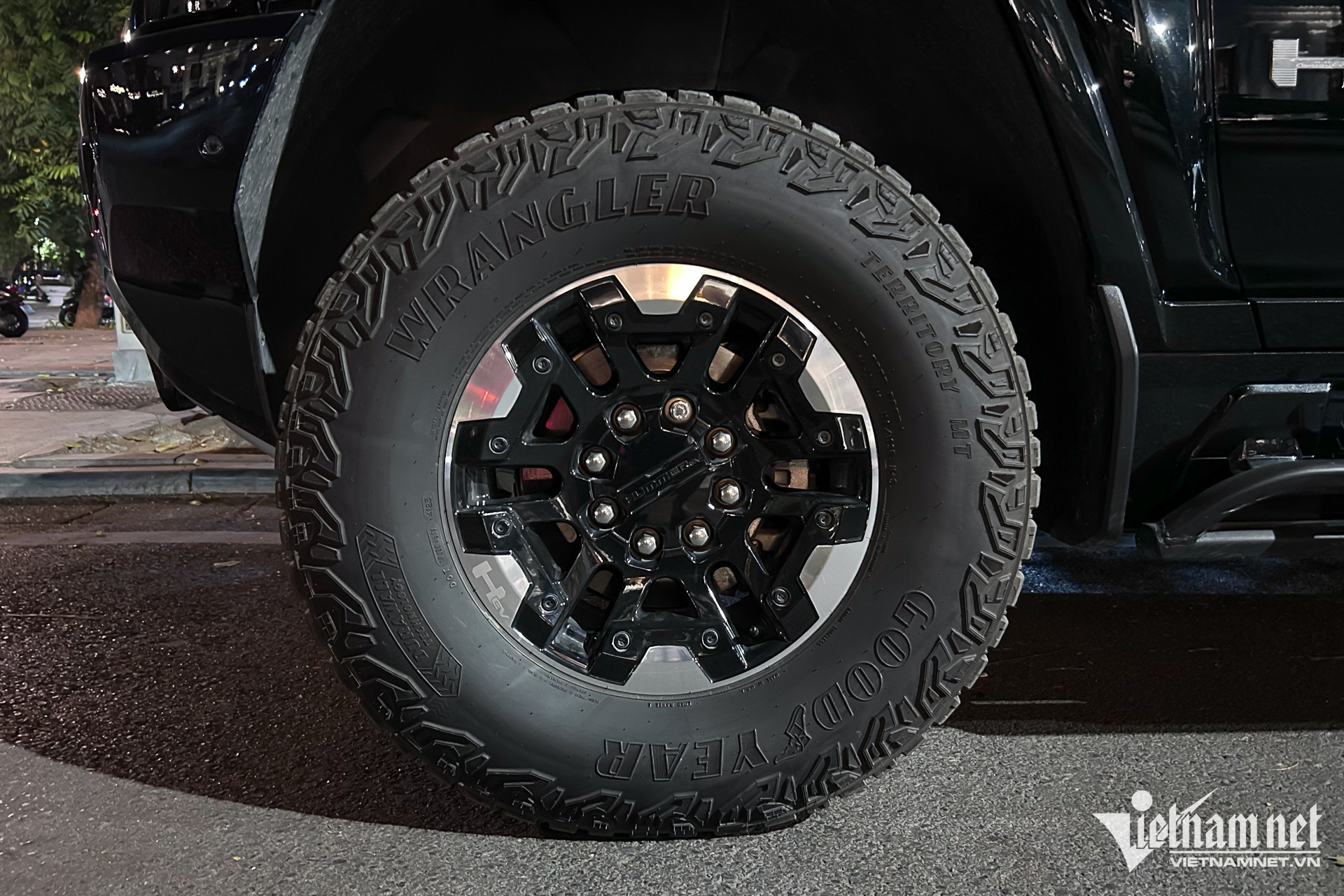 W-gmc hummer 7.JPG.jpg